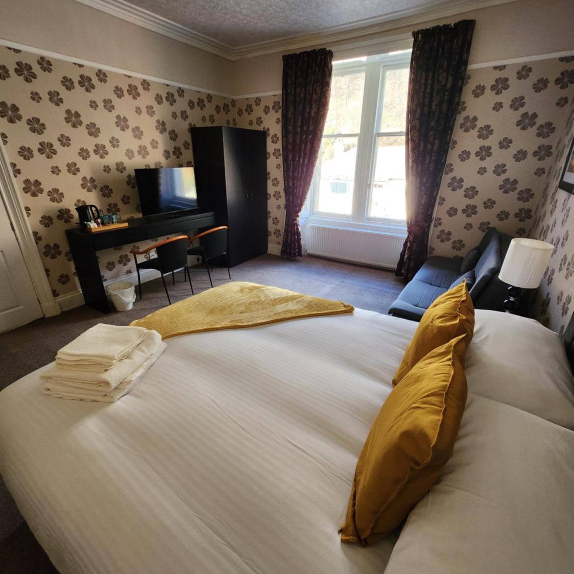 KINGS KNOLL HOTEL 17/53