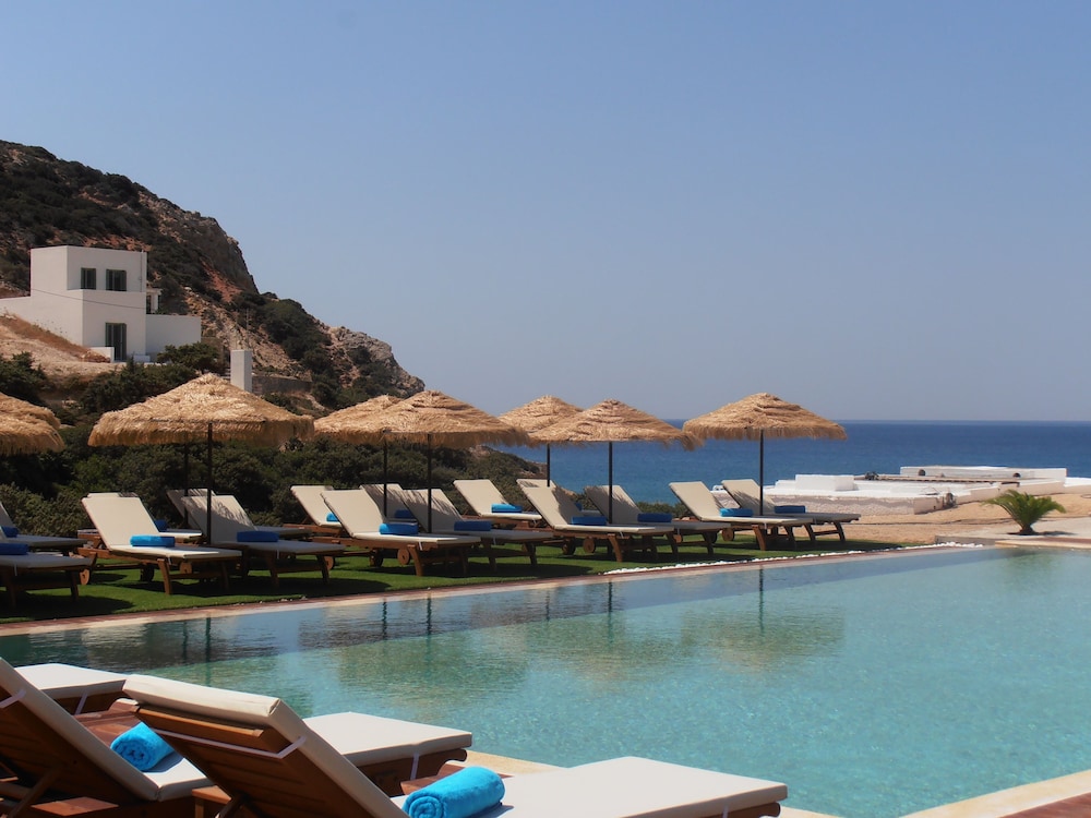 GOLDEN MILOS BEACH in MILOS