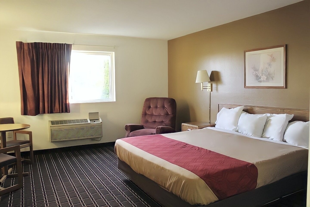 AmeriVu Inn and Suites-Stanley 20/47