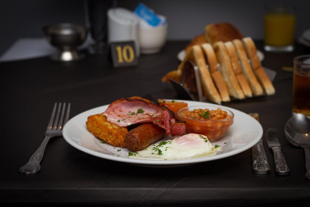 The New Sandringham Court Hotel & Norma Jeans Bar&Brasserie 38/50