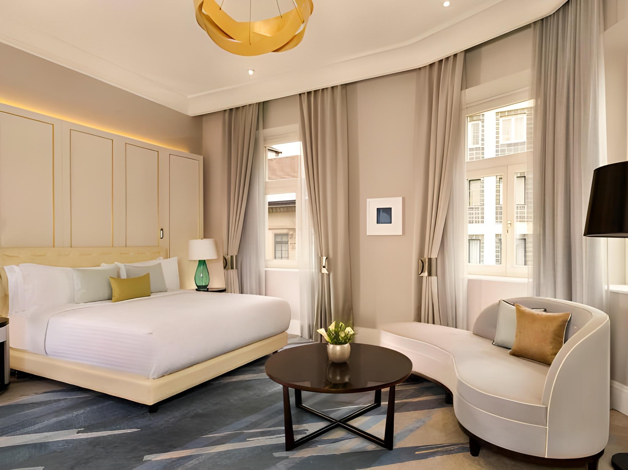 Palace, Suite, King Bed, Sofa, Club Lounge Access