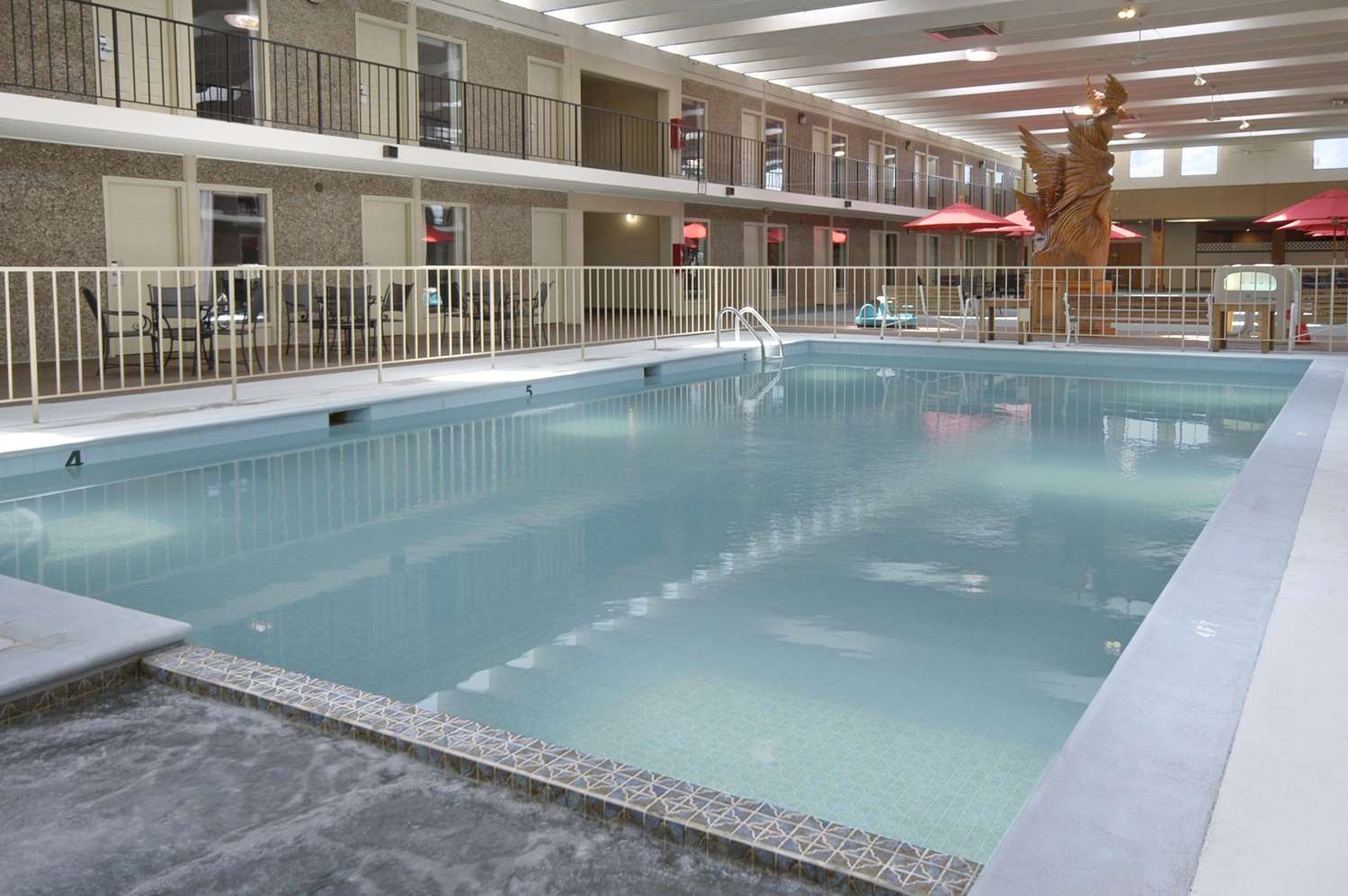 Ramada By Wyndham Sterling 4/8
