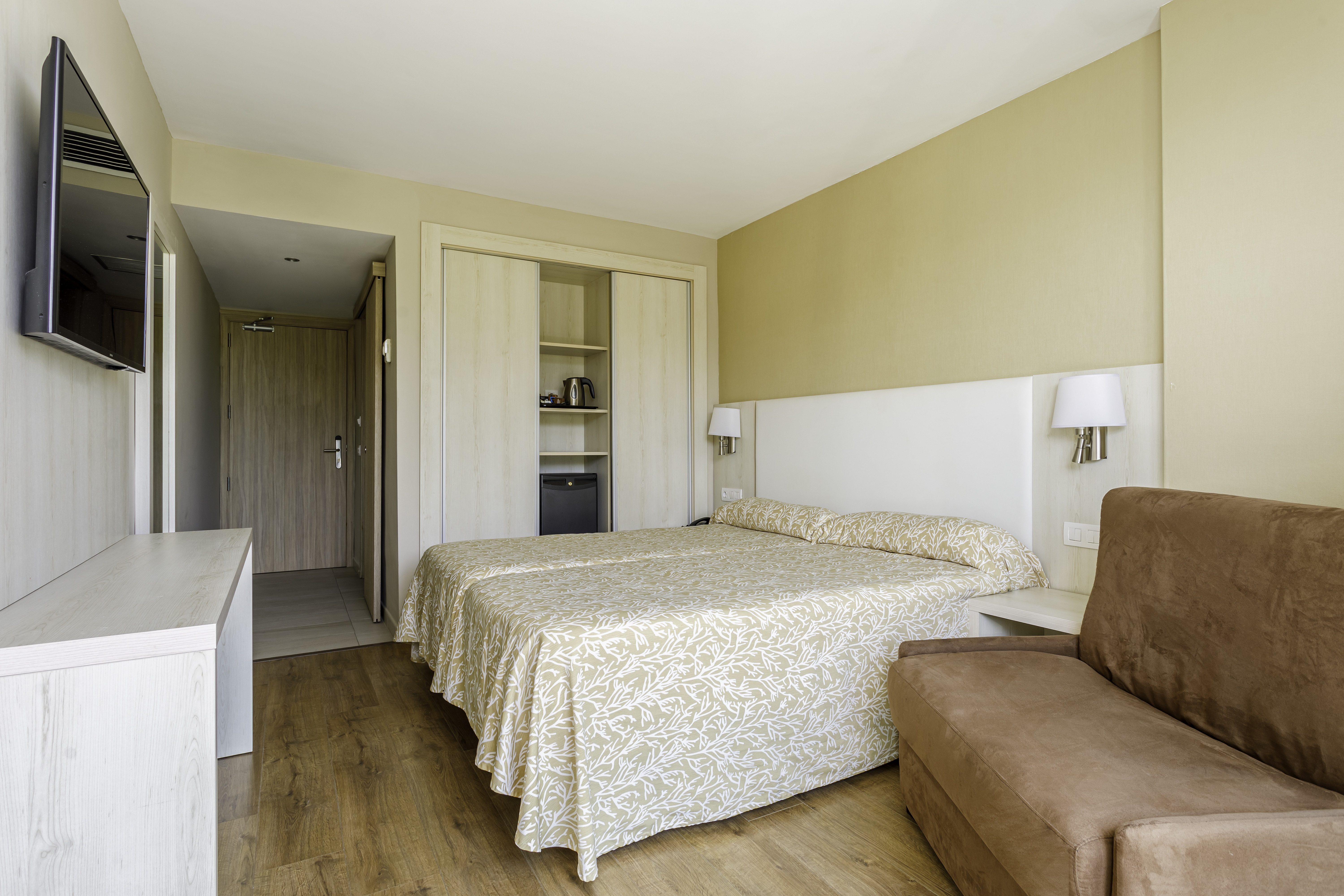 Room, Twin Beds, Side Sea View