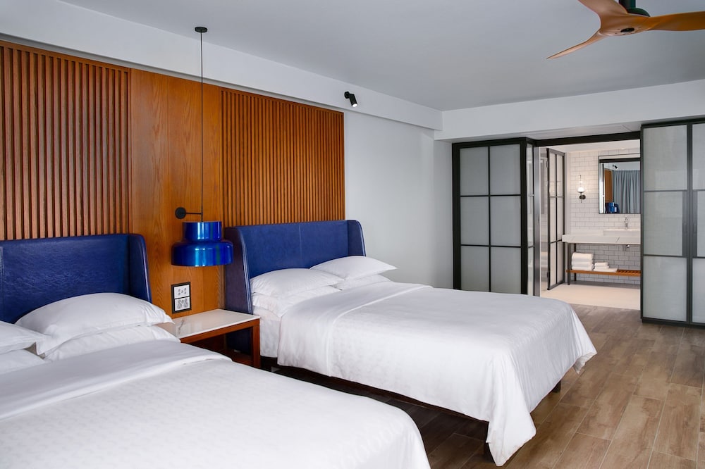 Room, 2 Double Beds, Ocean Front