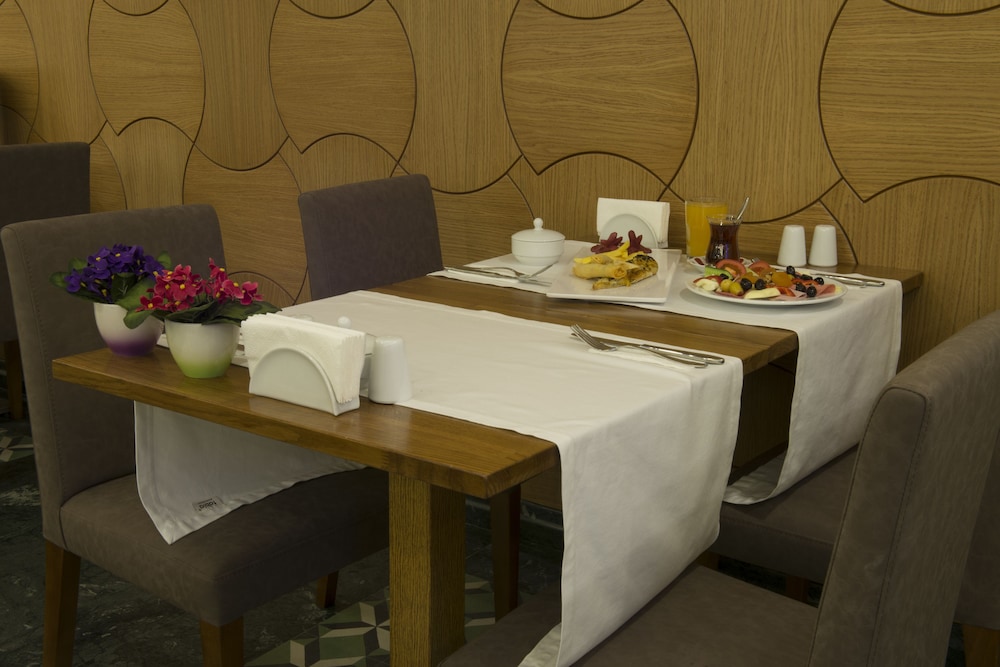 CUMBALI PLAZA HOTEL 35/54