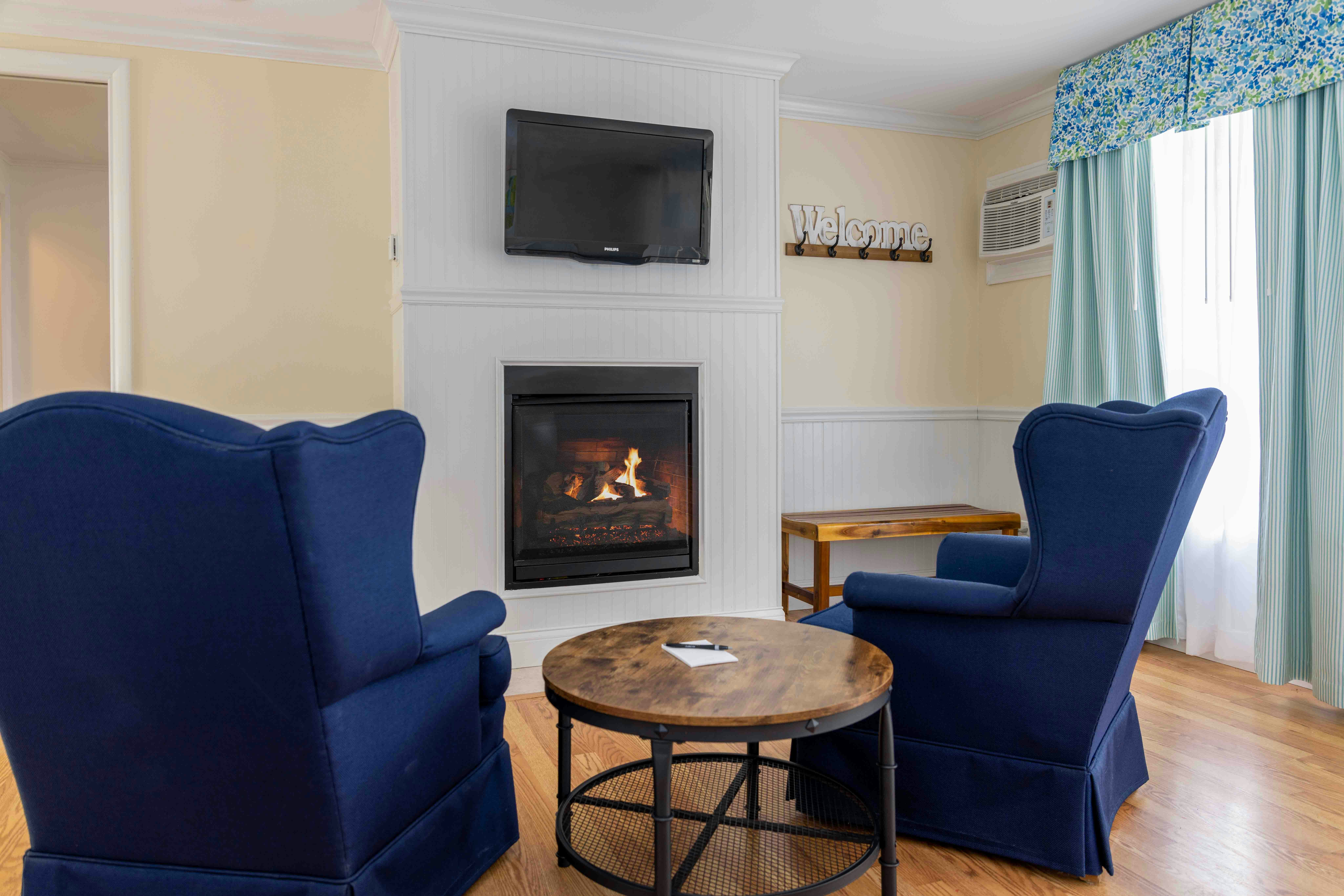 Colonial Inn in Harbor Springs 43/57