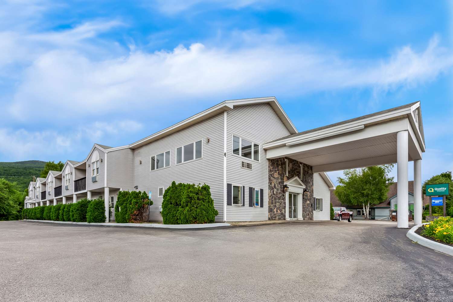 Quality Inn & Suites Gorham White Mountains 43/45