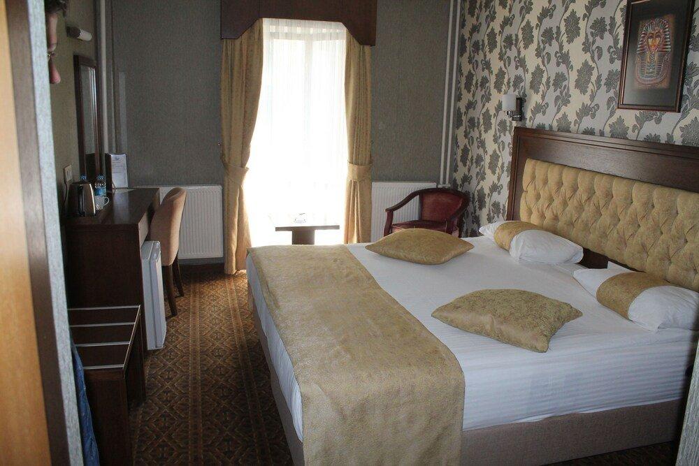 Rest Hotel 7/23
