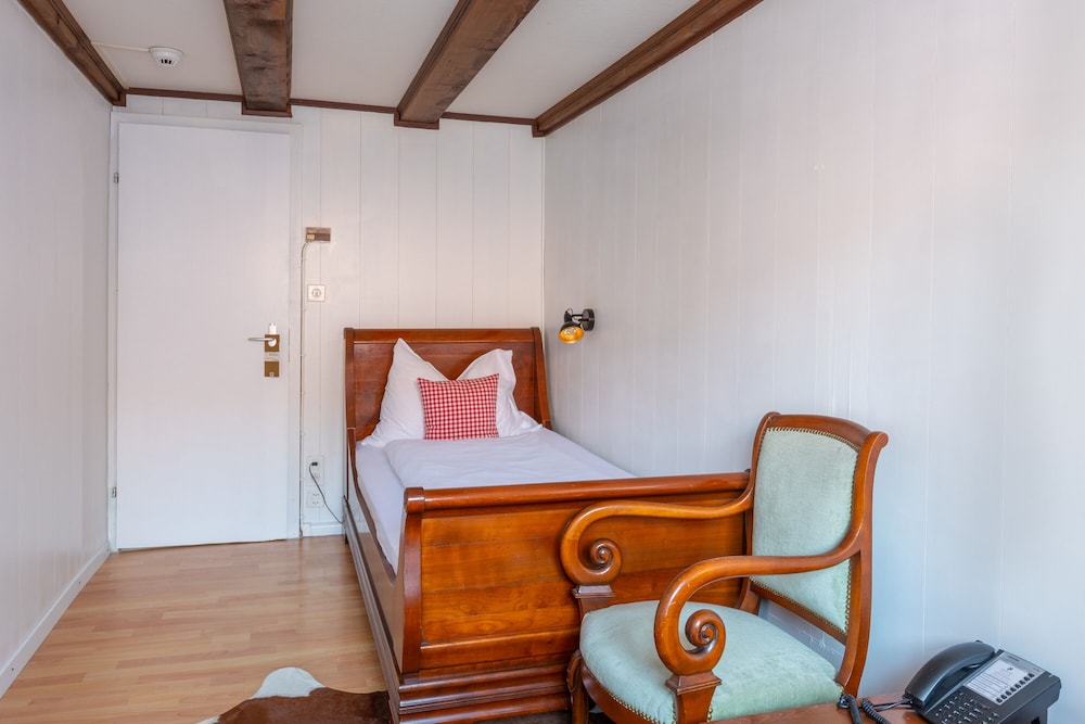 Swiss-Chalet Merlischachen - Historik Chalet-Hotel Lodge 14/44
