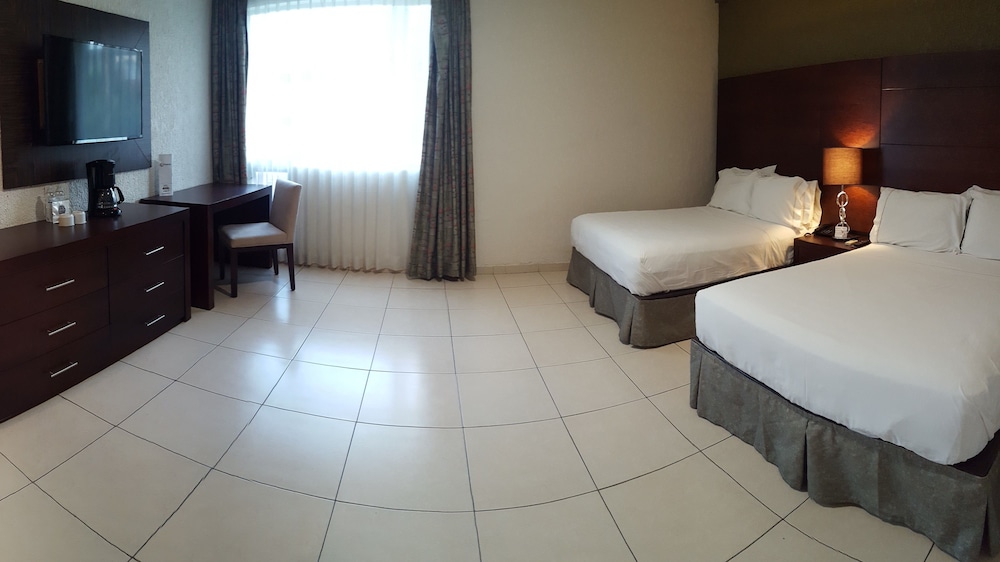 Hotel Estancia Business Class 11/50