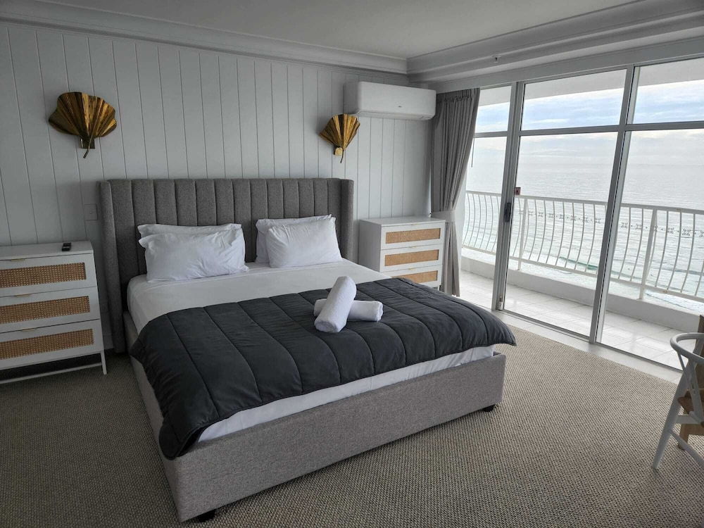 Burleigh Surf Apartments 23/77