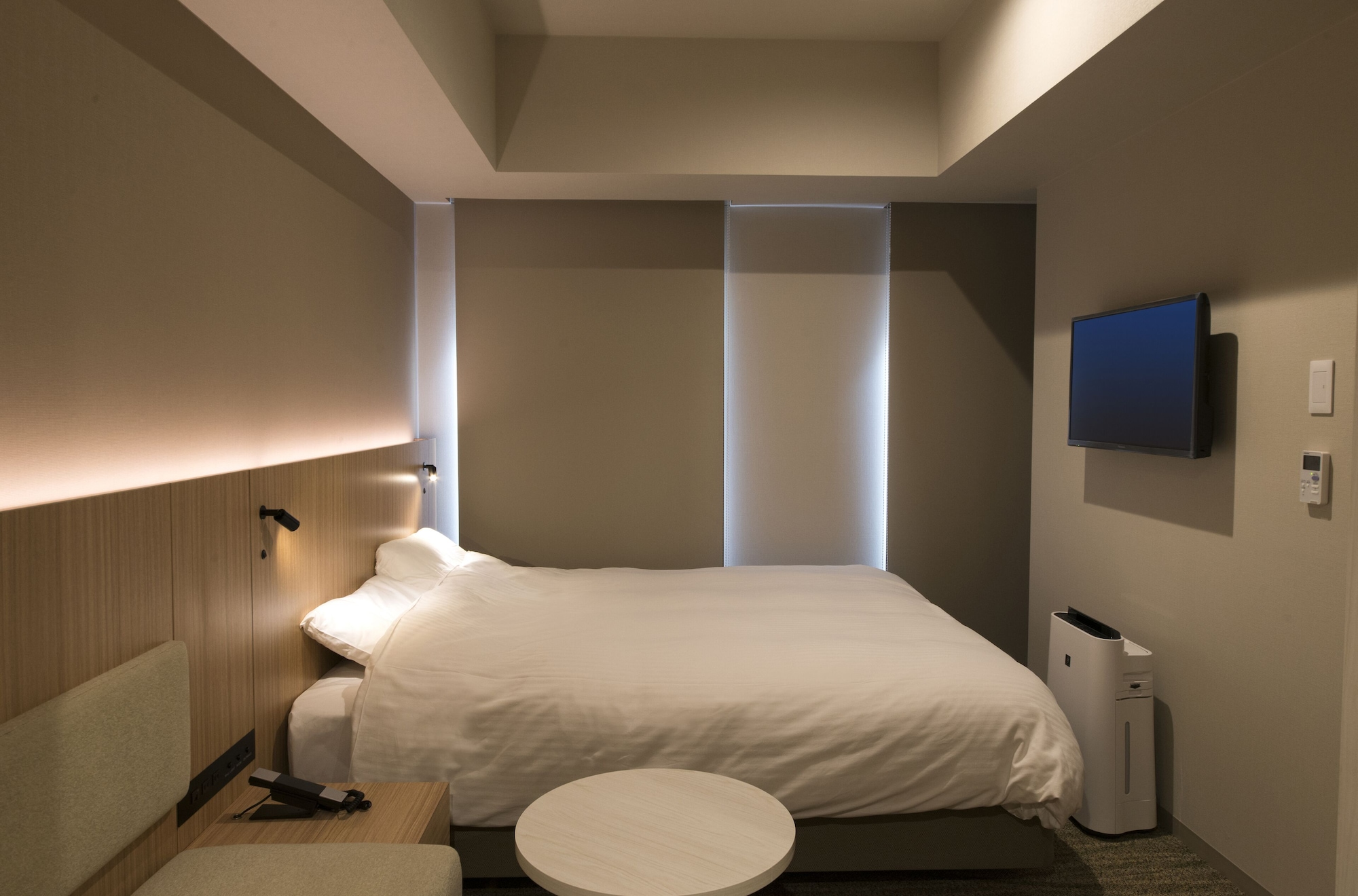 ROOM, DOUBLE BED