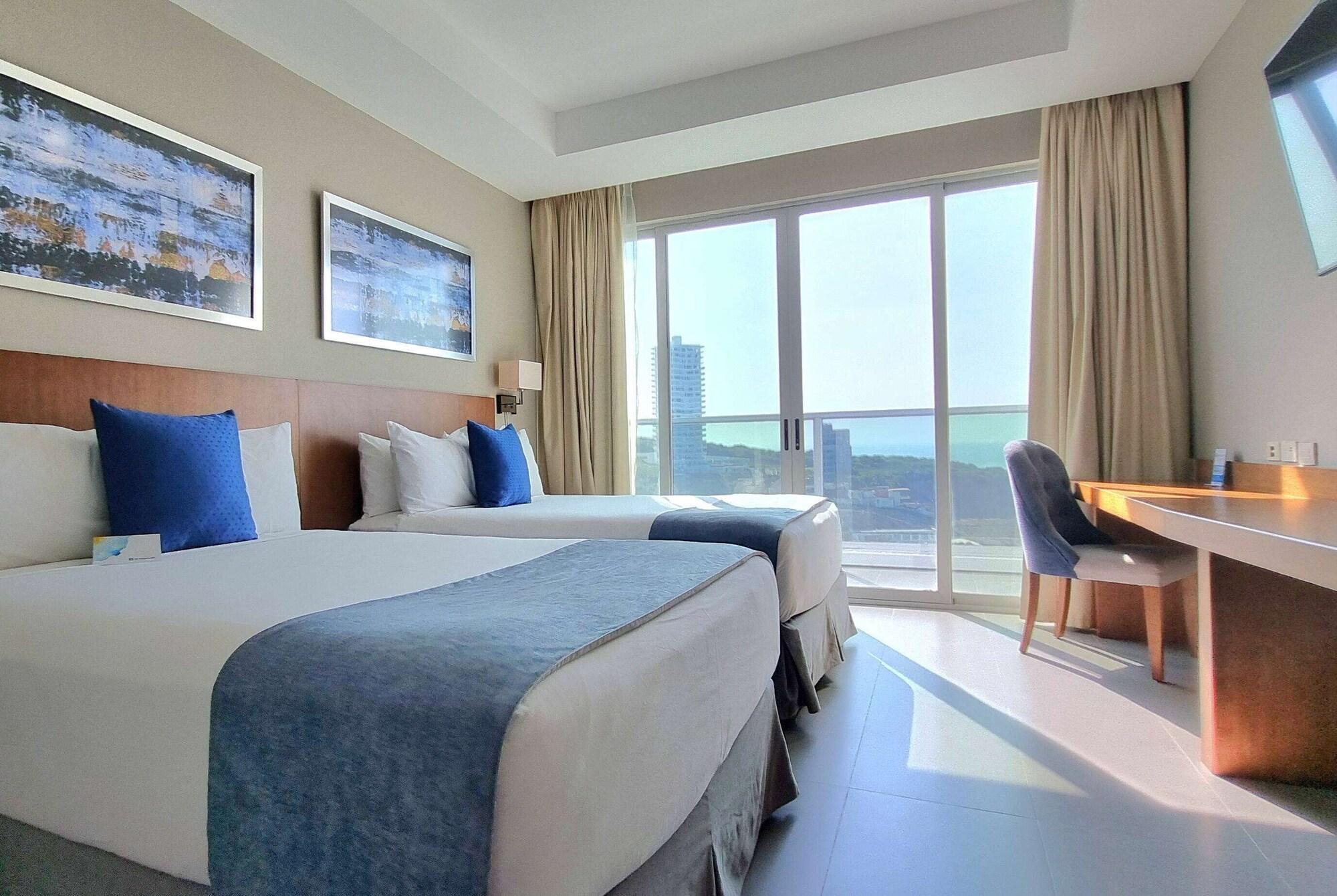 غرفة تنفيذية بسرير مزدوج، Wyndham Manta Sail Plaza Hotel and Convention Center 3/5