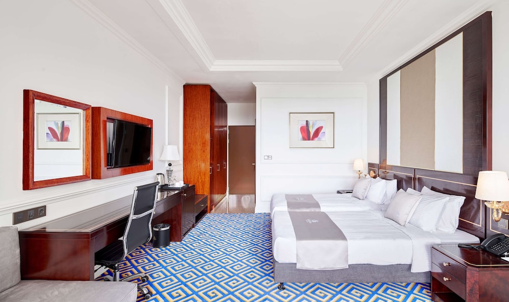Goldone Hotel And Suites 27/72