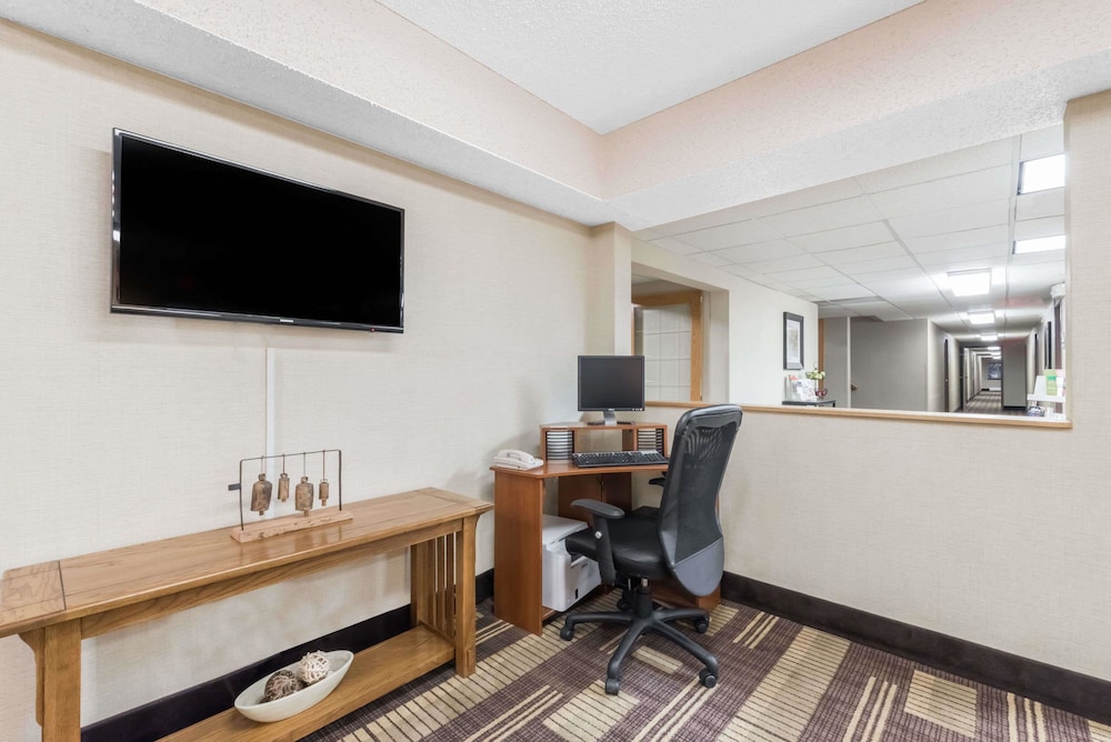 Days Inn by Wyndham Bismarck 27/32