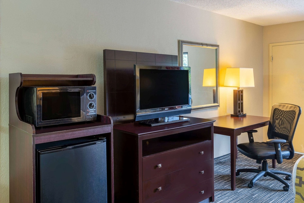 Park Inn by Radisson, Columbus State University Area 42/52