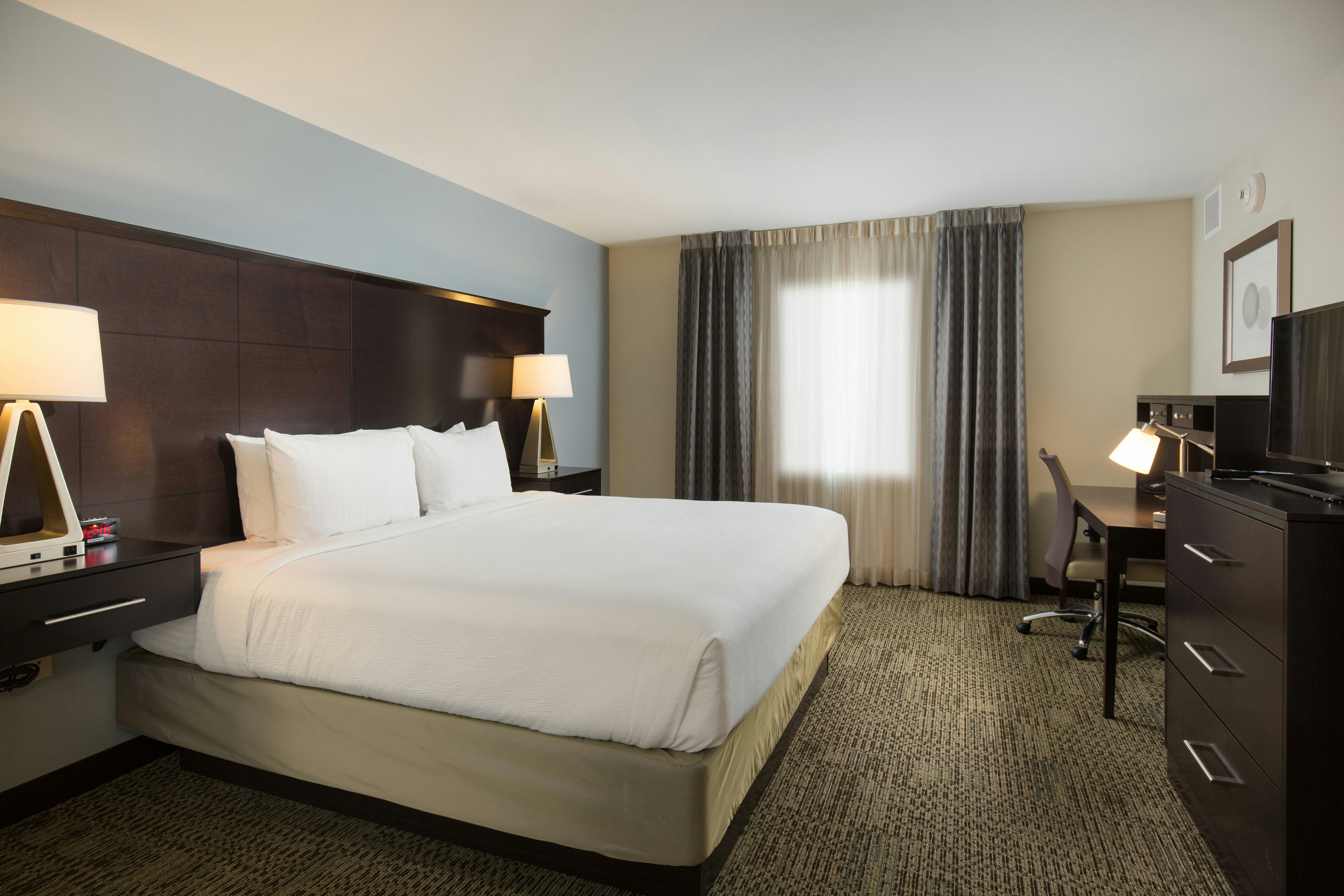 Staybridge Suites Corona South 7/45