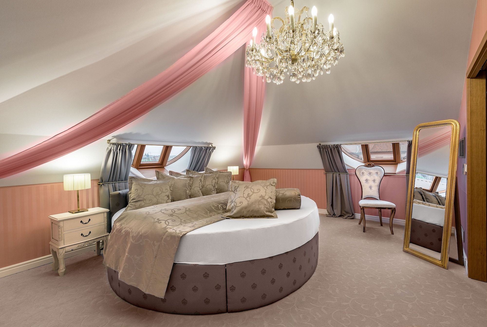 1 BEDROOM, LUXURY, SUITE