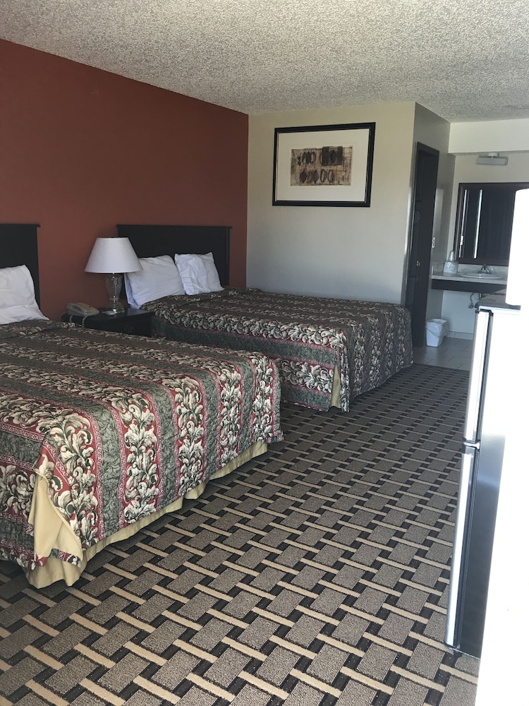 Relax Inn Henryetta 3/28