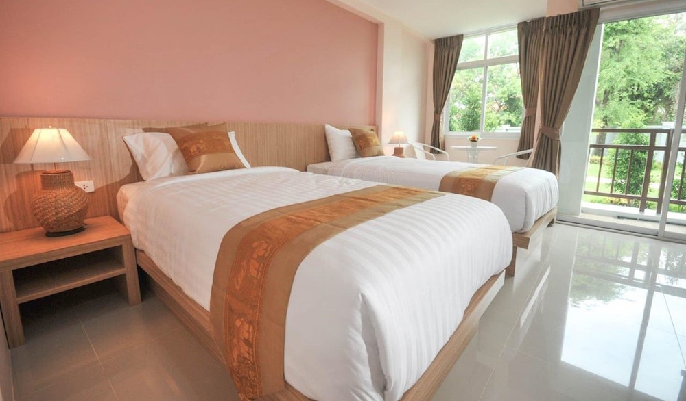 Sukkhamas Pirom Hotel 15/40