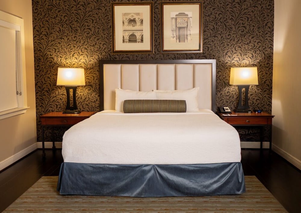 ROOM, KING BED, HIGH FLOOR