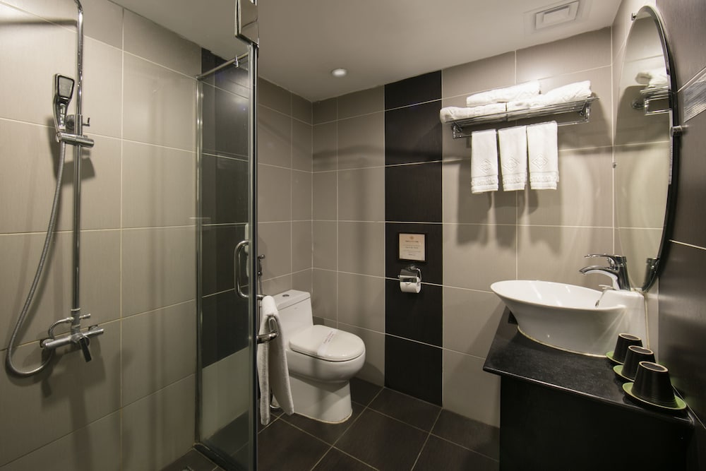 Hanoi Emotion Hotel 46/50