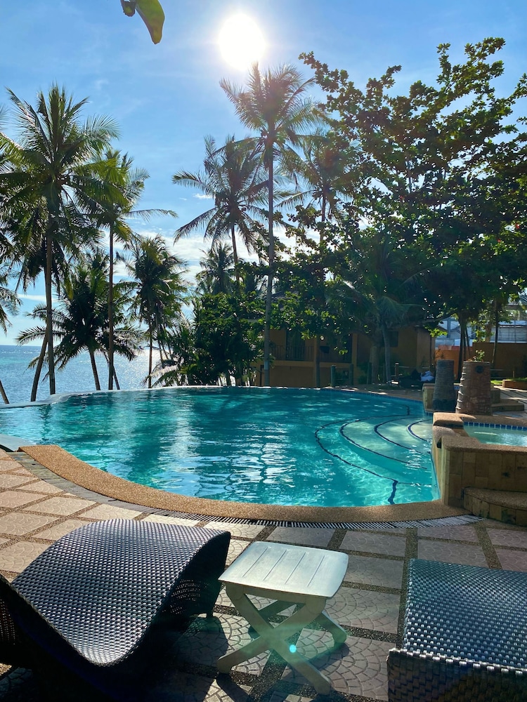 Anda White Beach Resort 63/64