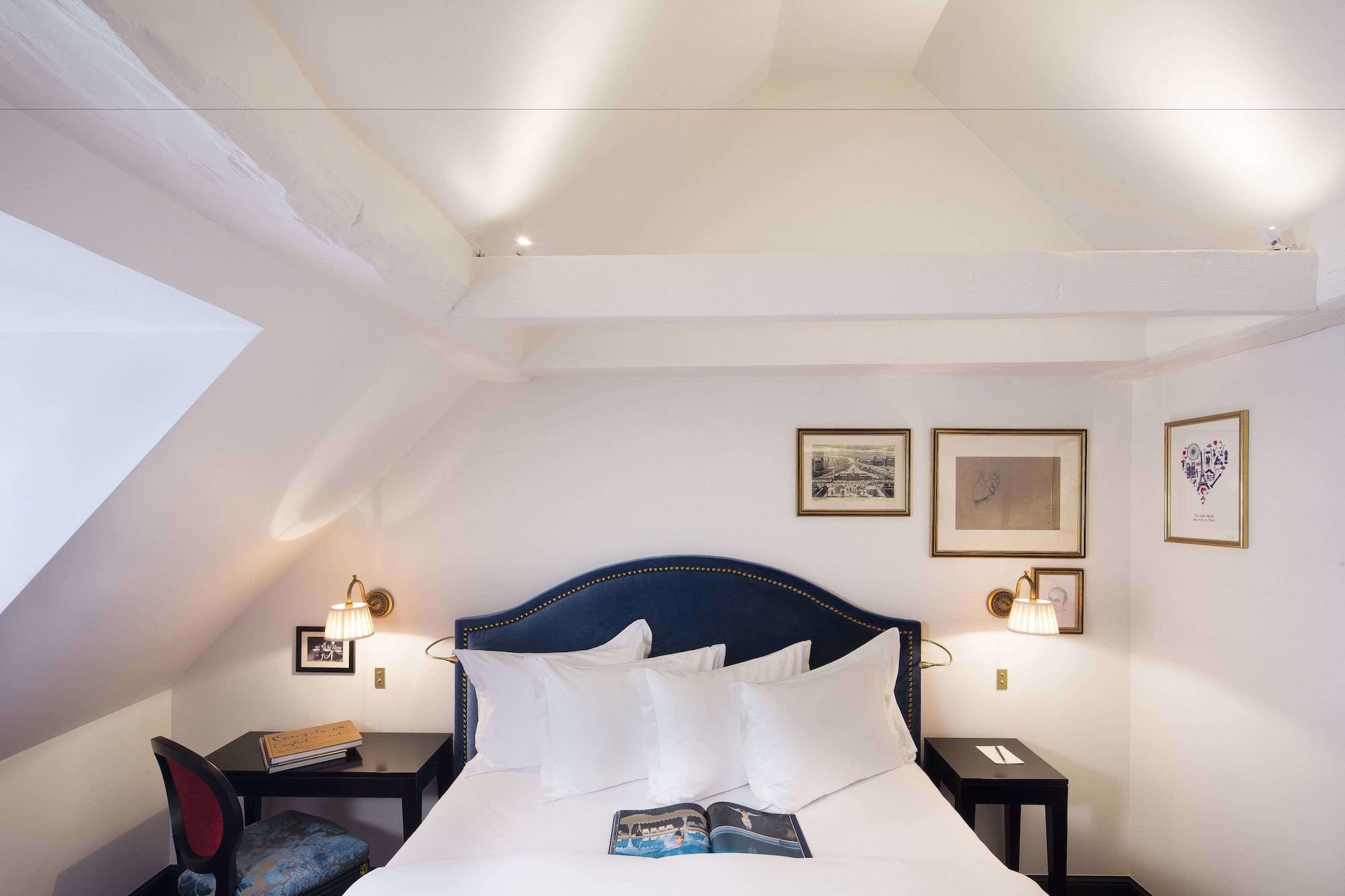 DELUXE, DOUBLE BED