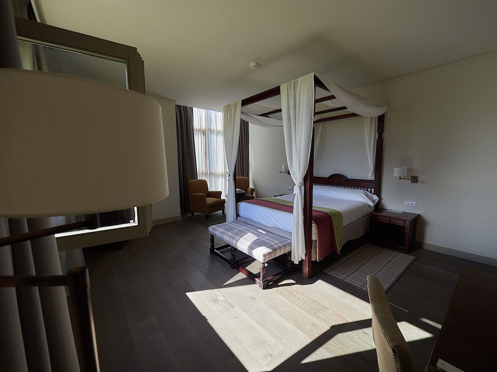 Parador De Cangas De Onis 50/73