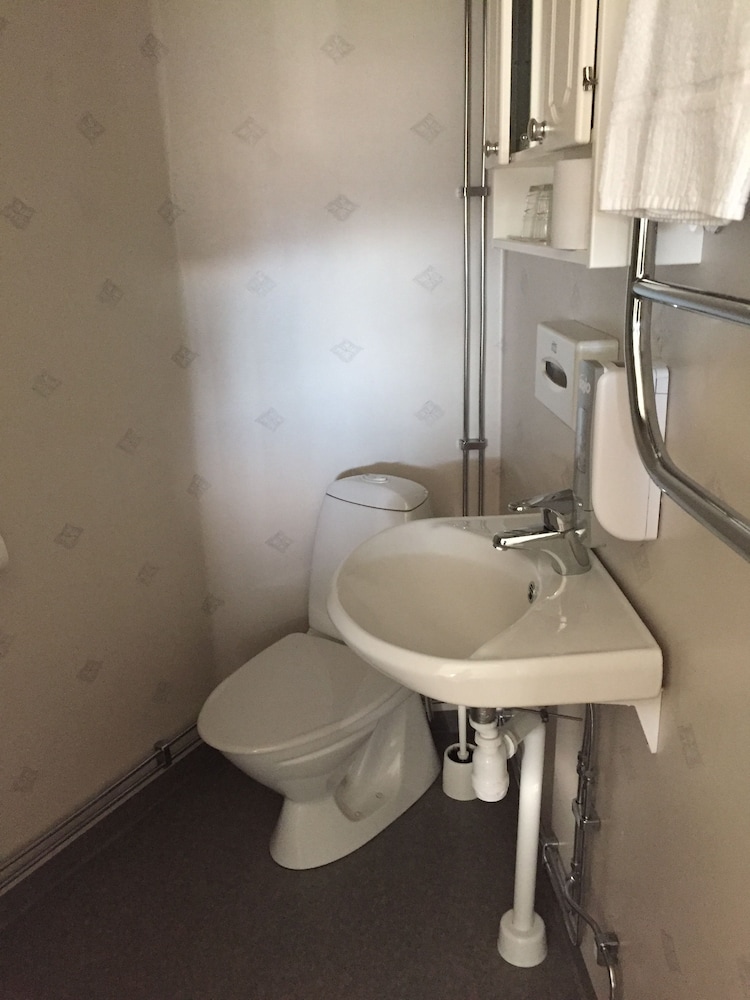 Hotell E-10 by First 9/33