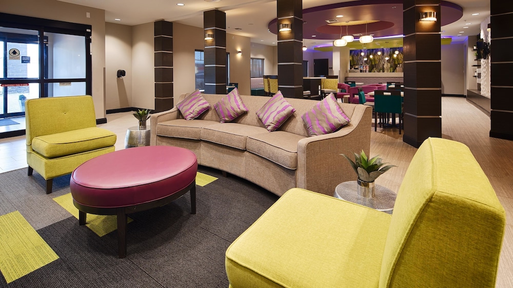 Best Western Plus At Prien Lake Inn And Suites 38/48