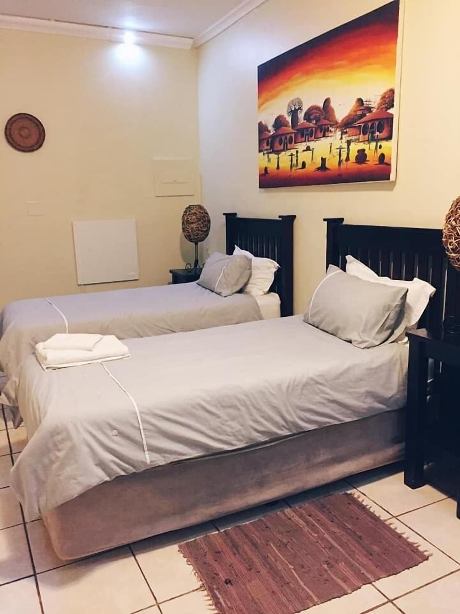 1 BEDROOM, STANDARD, TWIN BEDS
