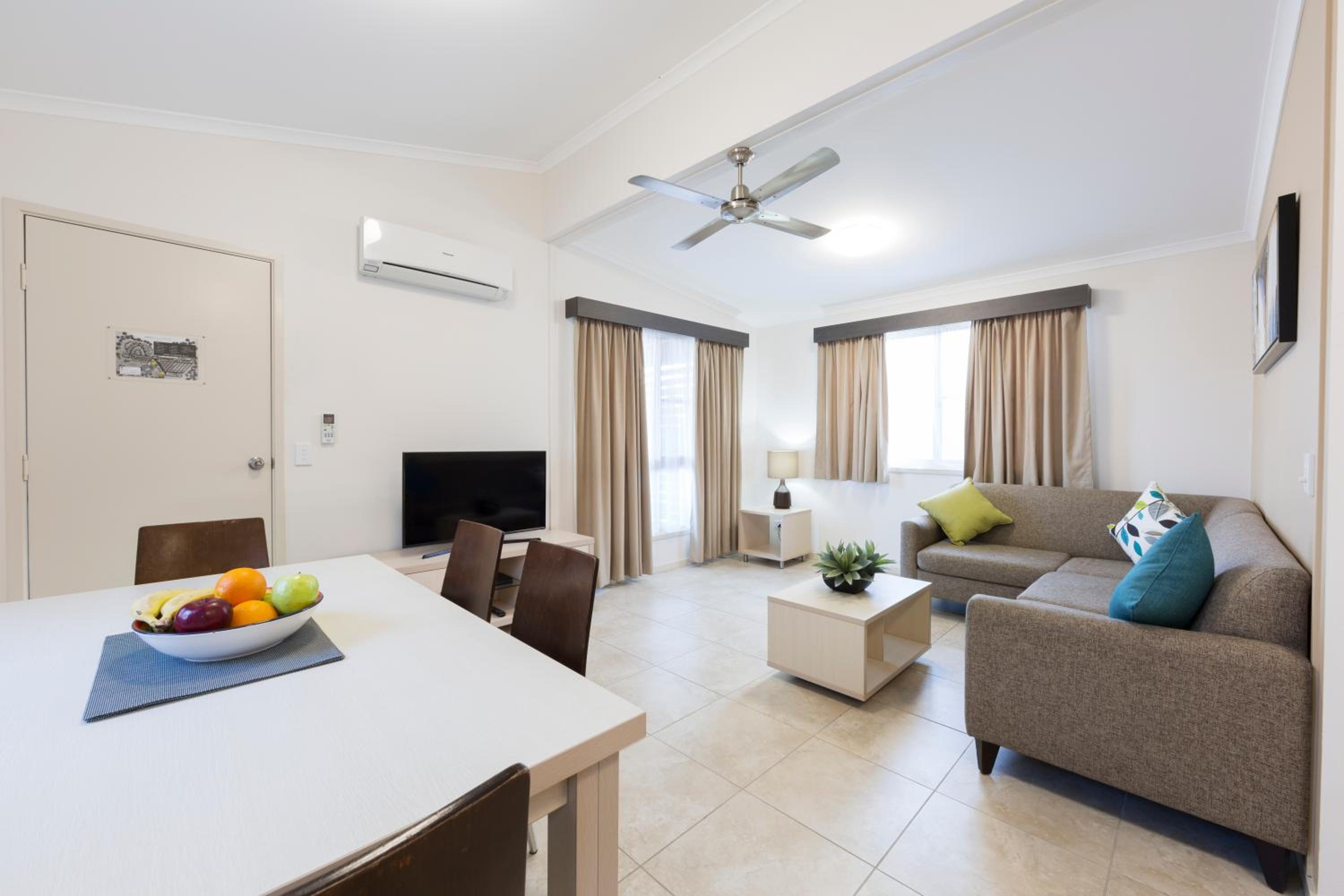 2 Bedrooms, Park, Villa