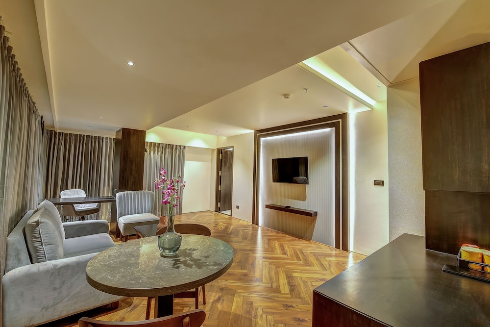 Regenta Central Javaji Mysore 37/50