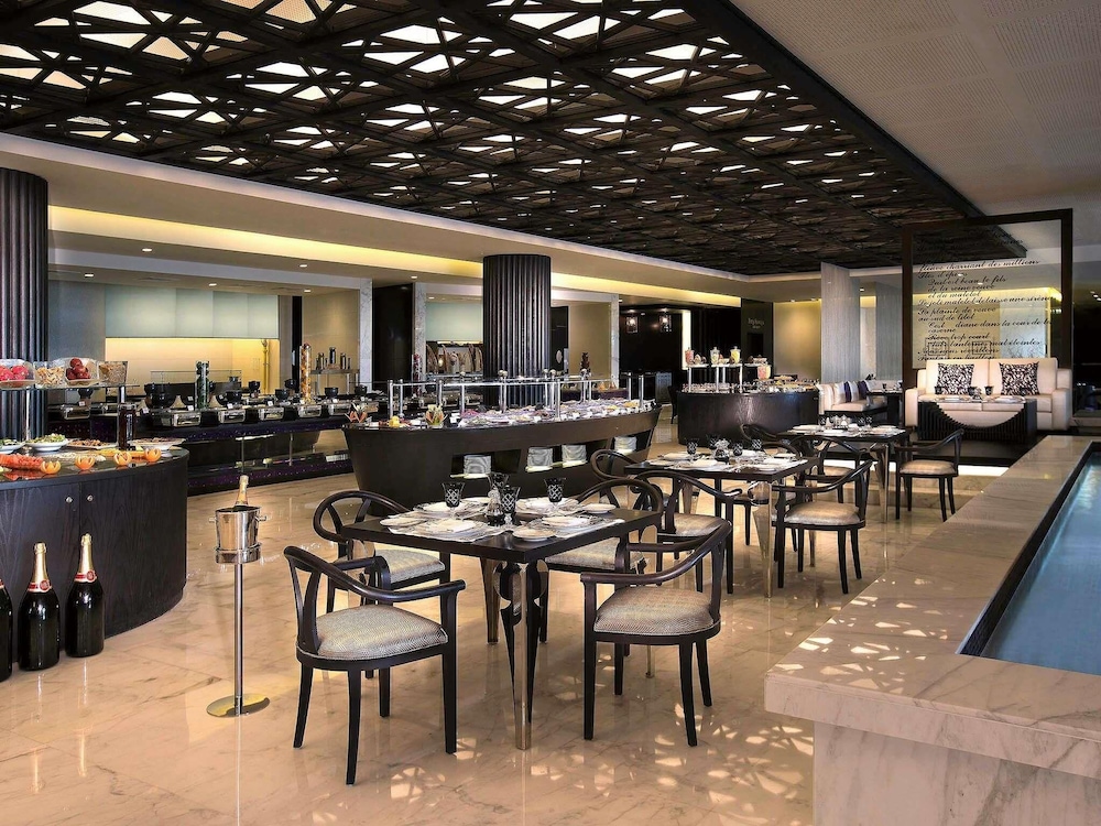 Sofitel Abu Dhabi Corniche 57/66