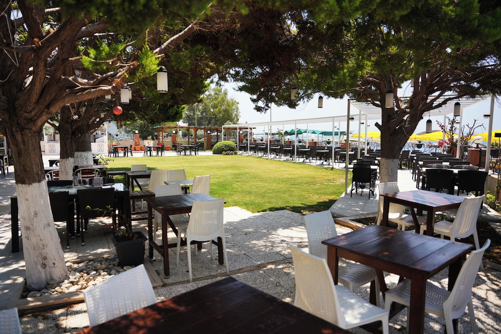 GUMULDUR MAVI DENIZ HOTEL 30/50