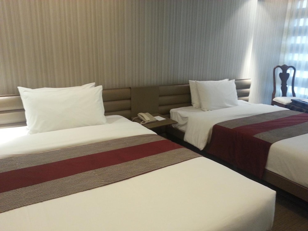 The E-Hotel Makati 23/59