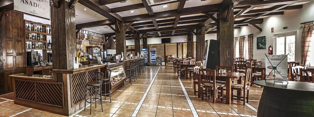 Hotel Asador Albenzaire 45/62