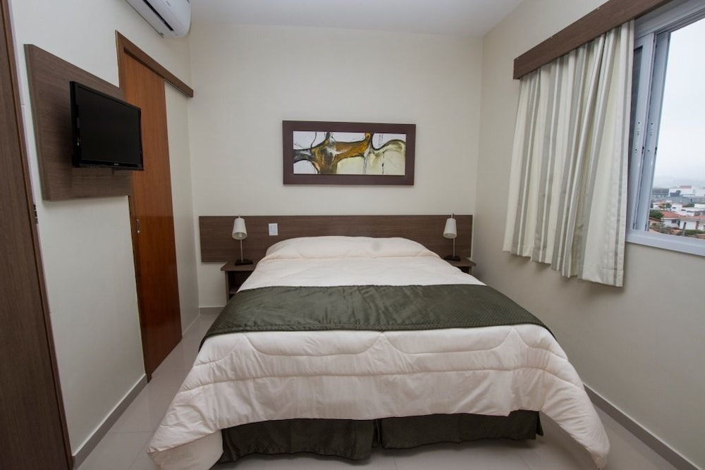 MY FLAT HOTEL 12/40
