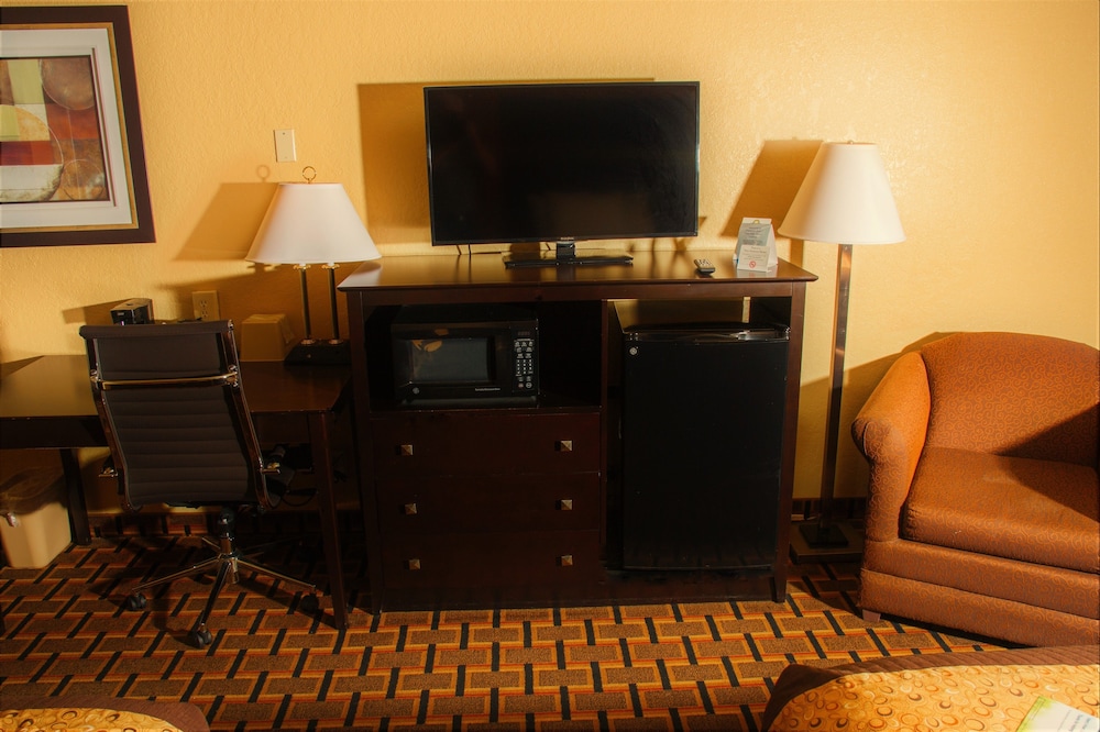 Days Inn by Wyndham Joplin 25/32