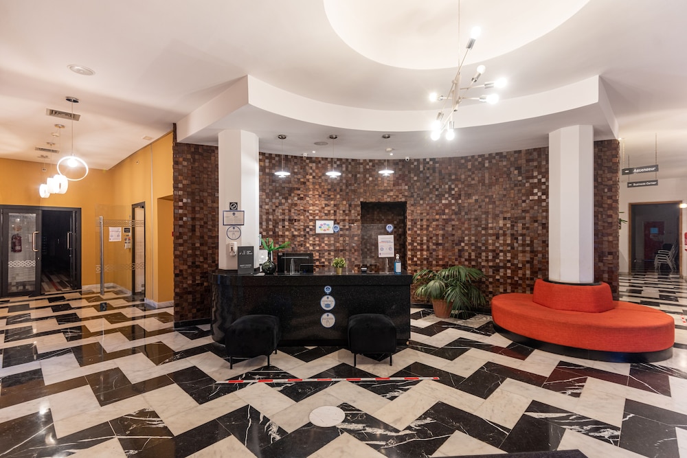 ibis Meknes 8/50