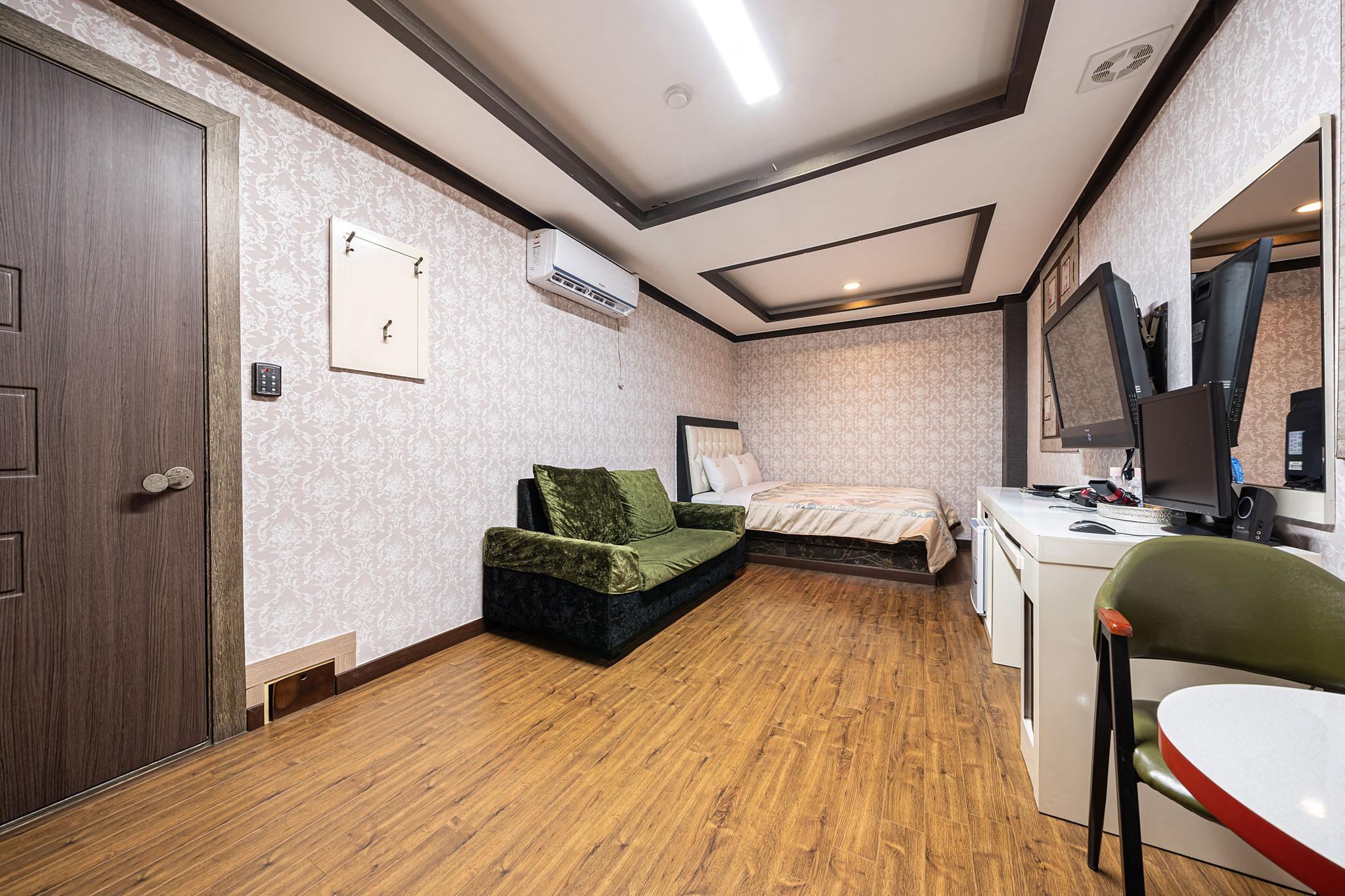 Hotel J Ansan 76/93