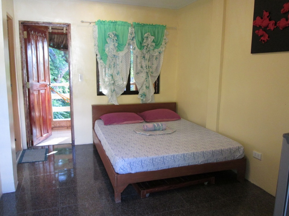 Escurel Inn 20/24