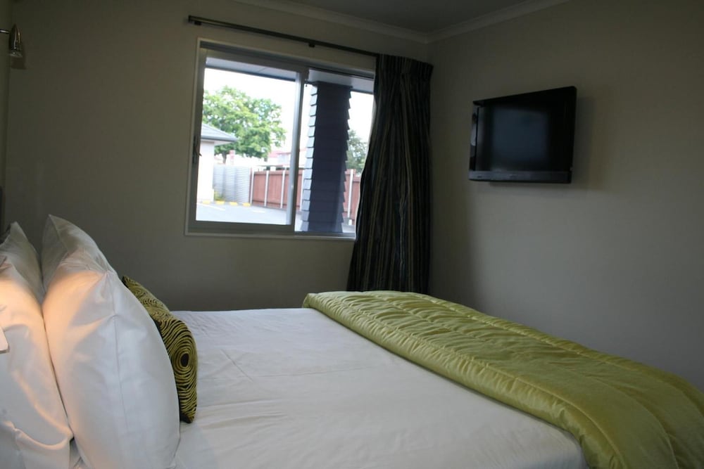 Aveda Motor Lodge 16/29