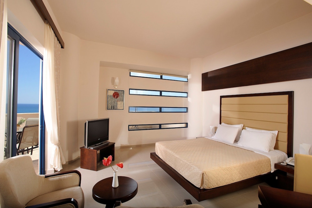 Room, 1 Double and 1 Single Bed, Annex