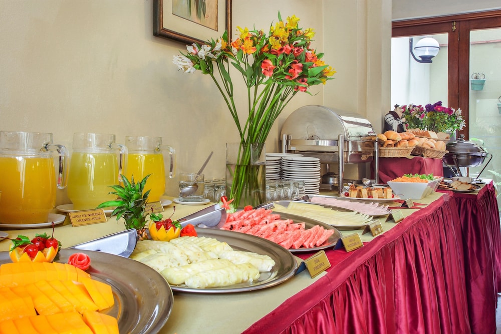 Embajadores Hotel 44/53