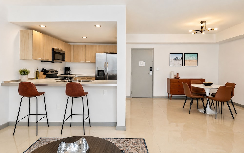 Roami at Habitat Brickell 44/50