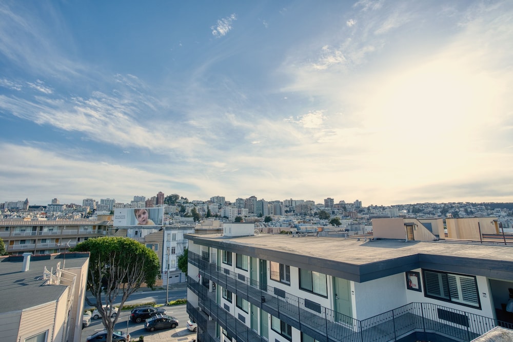 La Casa Inn 8/50