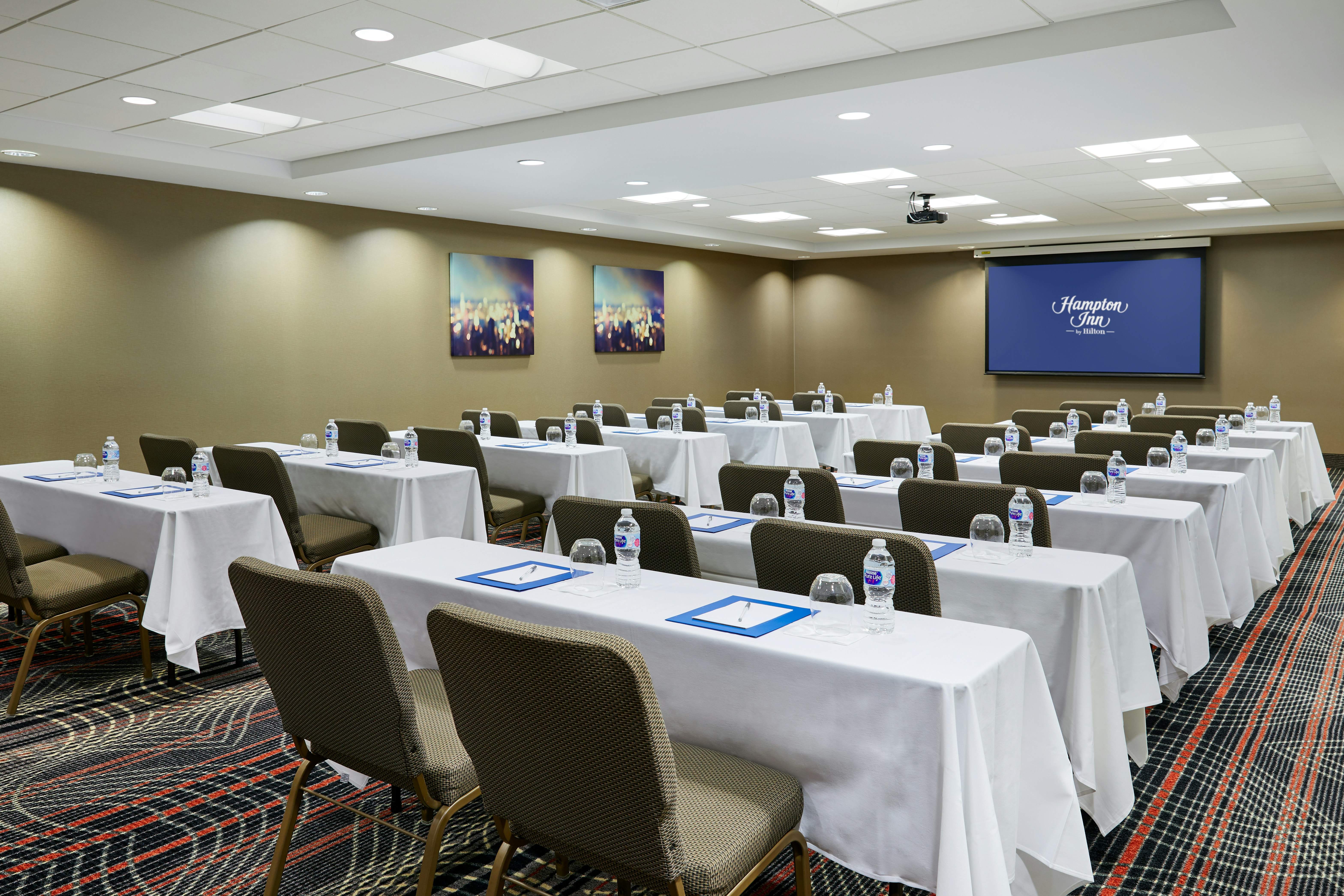 Hampton Inn & Suites Chicago/Mt. Prospect 11/17