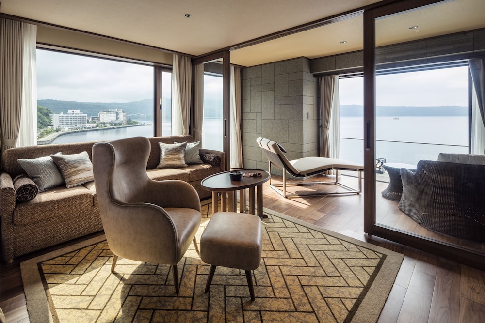 The Lake Suite Ko No Sumika 17/27